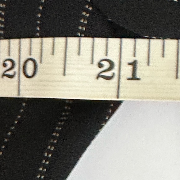 Laura Scott sz 12 blazer black pin stripe. Two button   Front pockets - Picture 4 of 14